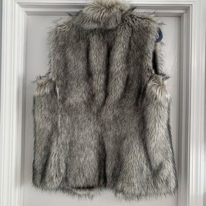 Faux fur vest size XL